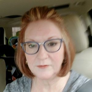 Meet your Posher, Holly